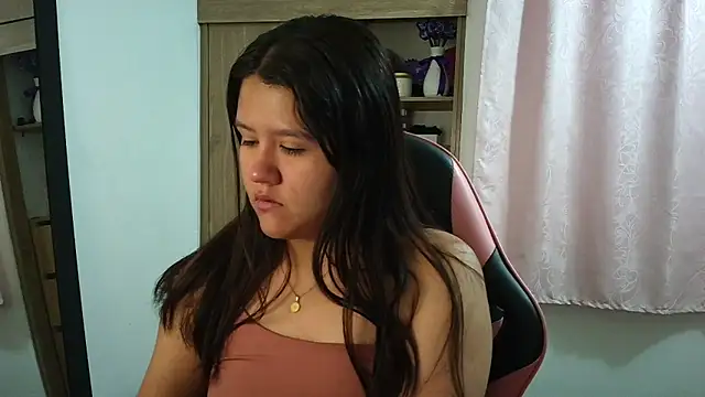Snapshot of Oliviawatson1 chatting on June 2026 12:05:02 PM Oliviawatson1 online show from June 2026 12:05:02 PM