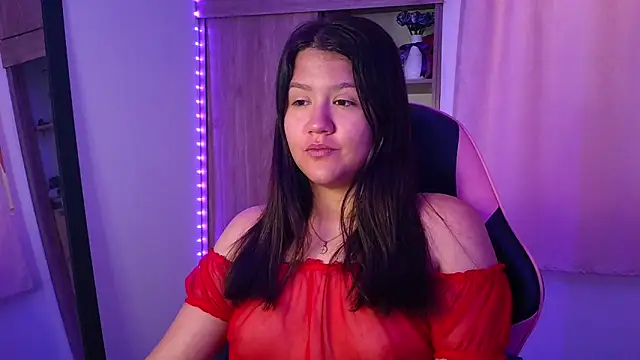 Oliviawatson1 online show from April 2026 12:23:01 PM