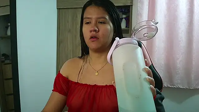 Oliviawatson1 online show from February 2026 01:41:02 PM