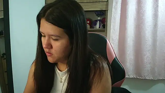 Snapshot of Oliviawatson1 chatting on June 2026 12:27:01 PM Oliviawatson1 online show from June 2026 12:27:01 PM