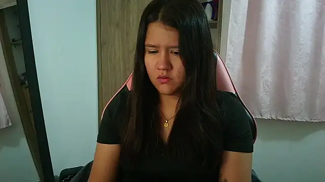 Oliviawatson1 online show from April 2026 12:28:01 PM