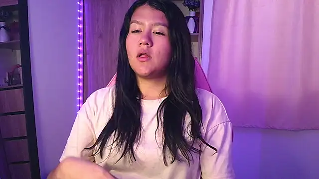 Oliviawatson1 online show from November 2025 12:59:02 PM