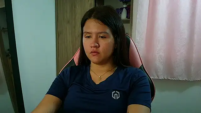 Oliviawatson1 online show from April 2026 04:13:02 PM