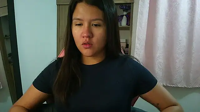 Oliviawatson1 online show from April 2026 12:31:01 PM