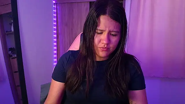 Oliviawatson1 online show from April 2026 12:42:01 PM