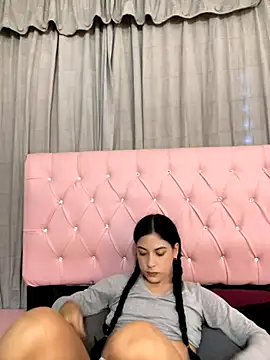 samanthadeluxe1 online show from October 2025 07:04:02 PM