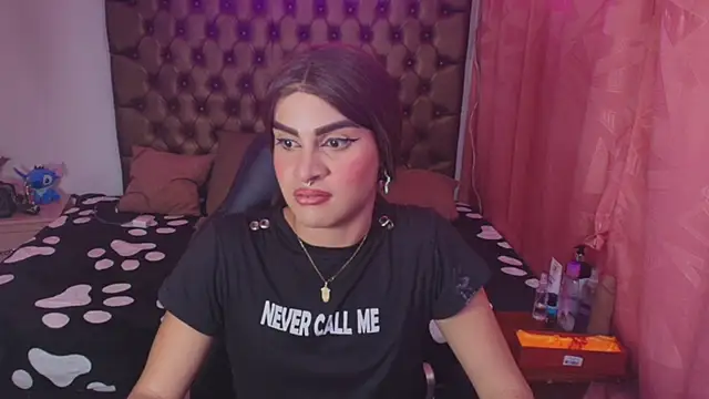 lailahdark online show from November 2025 05:30:02 AM