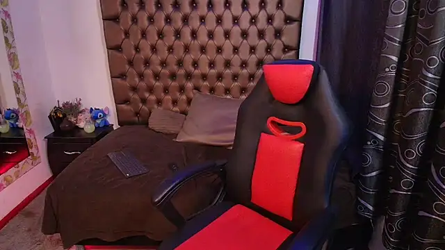 lailahdark online show from February 2026 06:26:01 AM