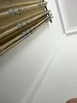 hoanghoangli online show from April 2026 01:30:01 AM