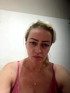 Snapshot of Alerquinasc chatting on October 2025 12:53:02 AM Alerquinasc online show from October 2025 12:53:02 AM