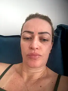 Alerquinasc online show from November 2025 04:23:01 PM