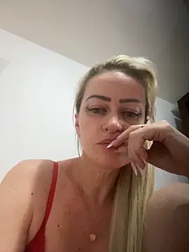 Snapshot of Alerquinasc chatting on October 2025 01:05:02 AM Alerquinasc online show from October 2025 01:05:02 AM