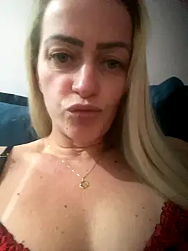 Alerquinasc online show from November 2025 12:03:02 AM