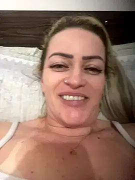 Snapshot of Alerquinasc chatting on October 2025 06:23:01 AM Alerquinasc online show from October 2025 06:23:01 AM