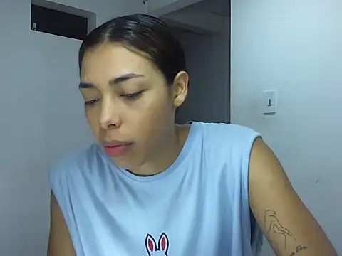 MeganAndMaxxh online show from September 2025 12:21:02 AM