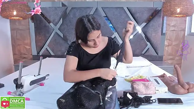 Selene  Lopez  online show from June 2026 07:25:01 PM