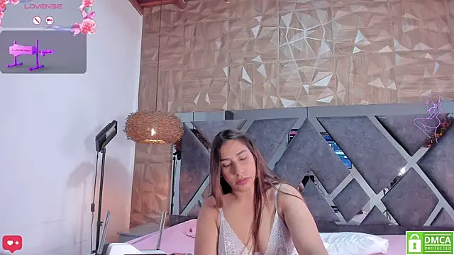 Selene  Lopez  online show from April 2026 07:53:02 PM