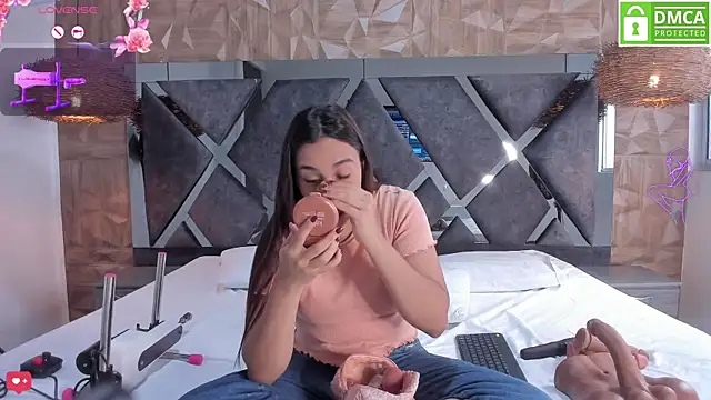 Selene  Lopez  online show from June 2026 07:30:02 PM