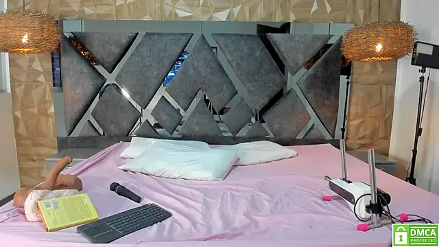 Selene  Lopez  online show from April 2026 08:02:01 PM