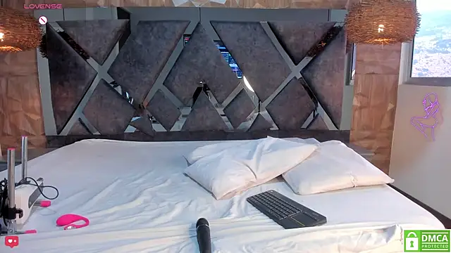 Selene  Lopez  online show from February 2026 08:19:01 PM