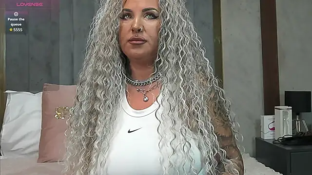 Sierra Quinn online show from February 2026 09:14:02 PM