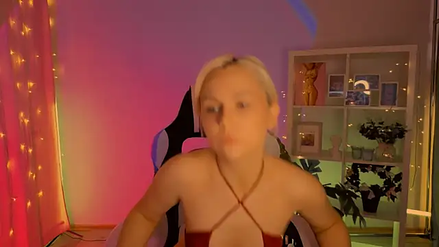 Charlotte Colinss online show from June 2026 04:02:02 AM