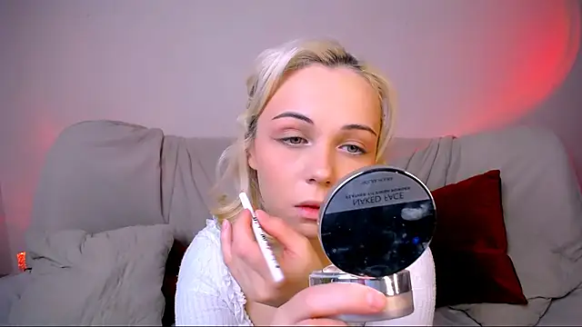 Charlotte Colinss online show from February 2026 04:44:01 AM