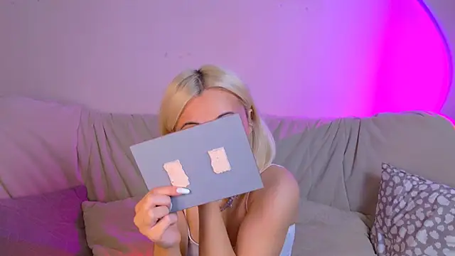 Charlotte Colinss online show from June 2026 03:51:01 AM