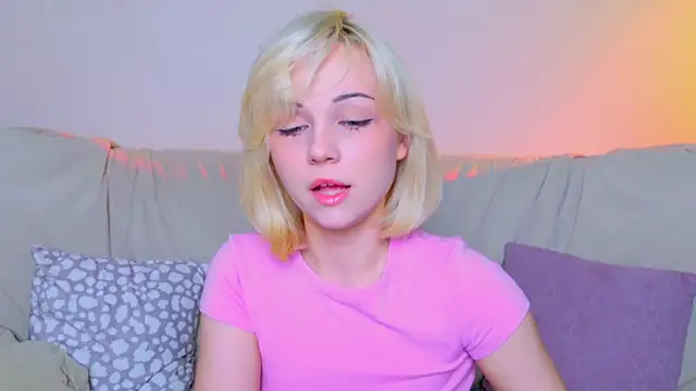 Charlotte Colinss online show from May 2026 05:44:02 AM