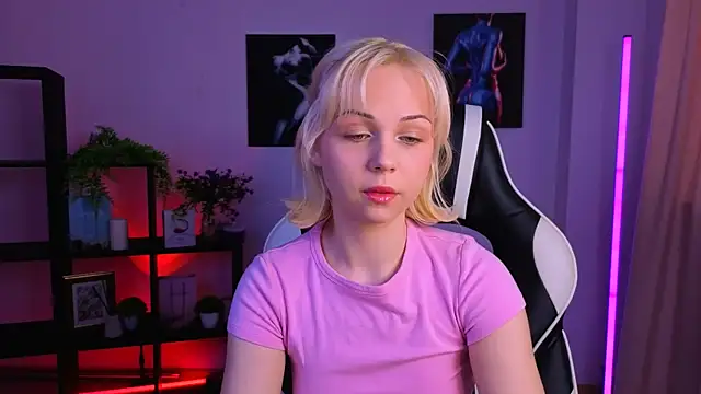 Charlotte Colinss online show from April 2026 03:57:02 AM