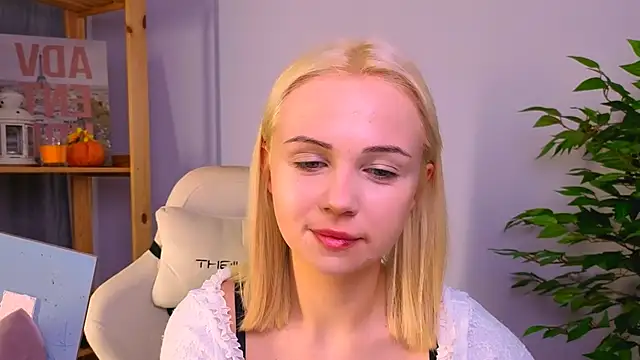 Charlotte Colinss online show from November 2025 02:25:01 AM