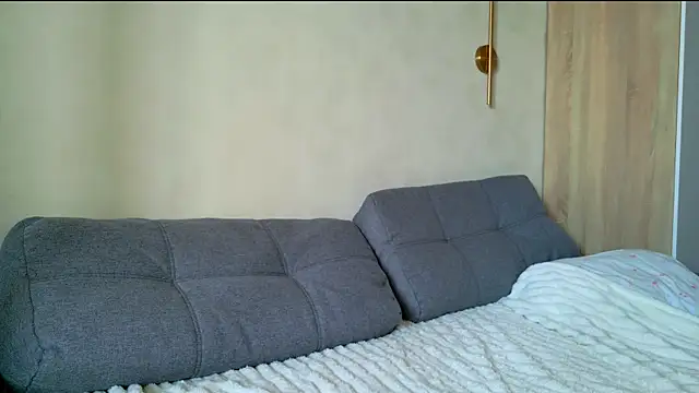 Charlotte Colinss online show from July 2026 04:21:01 AM