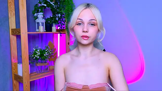 Charlotte Colinss online show from March 2026 04:24:01 AM