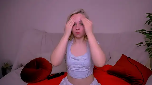 Charlotte Colinss online show from December 2025 03:07:01 AM