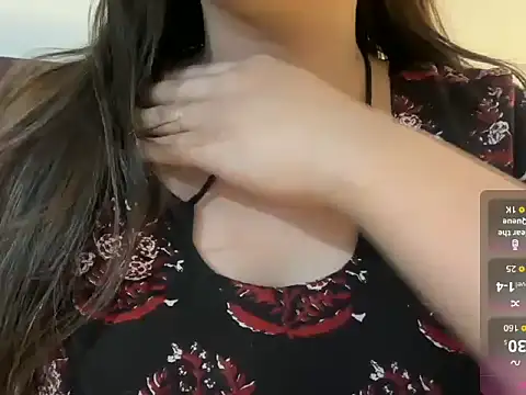 Remi Emmii online show from April 2026 10:45:02 PM