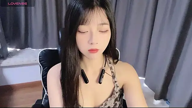 Snapshot of Cicicici-cc chatting on November 2025 02:39:01 AM Cicicici-cc online show from November 2025 02:39:01 AM