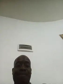WaiterZim online show from May 2026 07:10:02 PM
