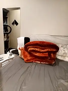 WaiterZim online show from October 2025 10:53:01 PM