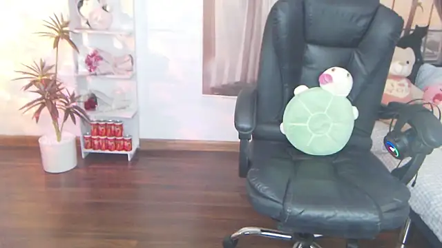 Suzie Wet Cave online show from September 2025 11:49:01 AM