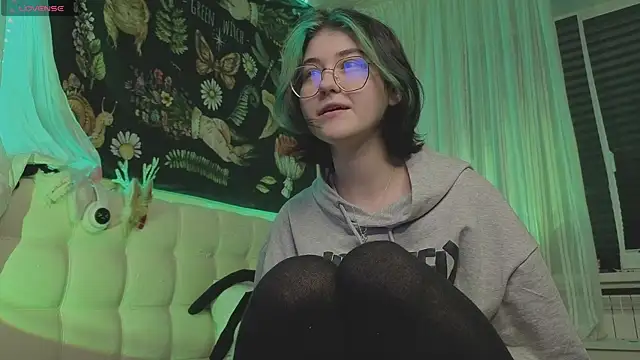 Snapshot of Miko_Meow chatting on October 2025 02:27:02 PM Miko Meow online show from October 2025 02:27:02 PM