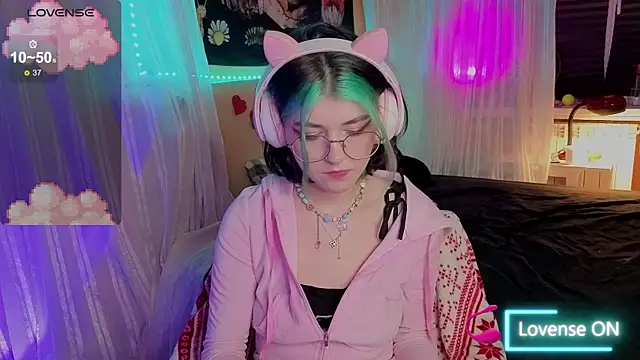 Snapshot of Miko_Meow chatting on December 2025 04:47:02 AM Miko Meow online show from December 2025 04:47:02 AM