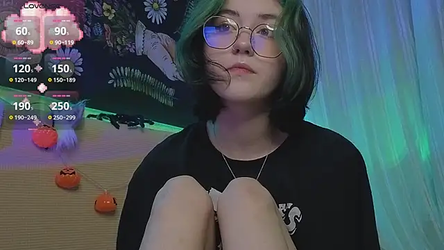 Miko Meow online show from October 2025 06:18:02 PM