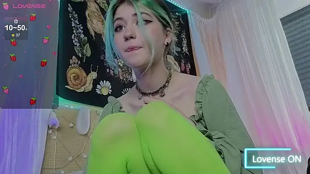 Snapshot of Miko_Meow chatting on May 2026 01:04:01 PM Miko Meow online show from May 2026 01:04:01 PM