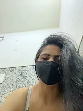 Snapshot of SashaPatel chatting on June 2026 01:33:02 AM SashaPatel online show from June 2026 01:33:02 AM