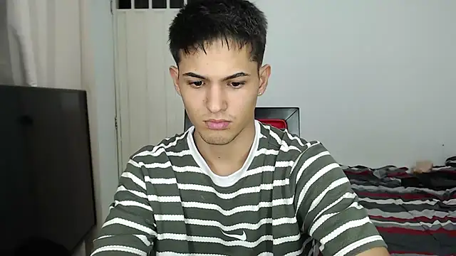 Snapshot of Alex_mojica chatting on November 2025 06:56:02 AM Alex mojica online show from November 2025 06:56:02 AM