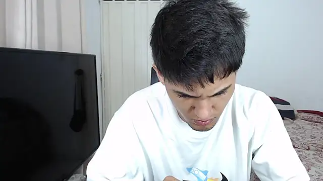 Snapshot of Alex_mojica chatting on November 2025 05:54:01 AM Alex mojica online show from November 2025 05:54:01 AM