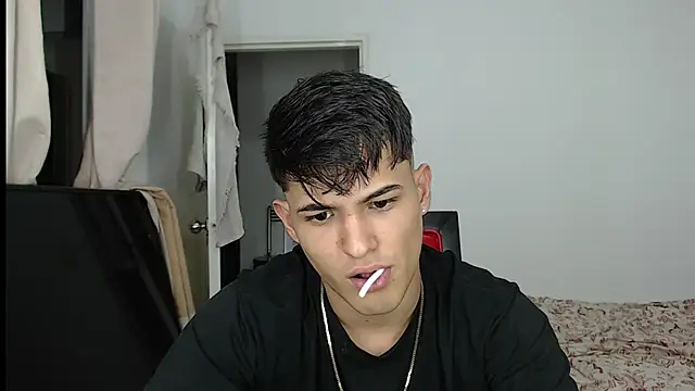 Alex mojica online show from September 2025 05:07:01 AM