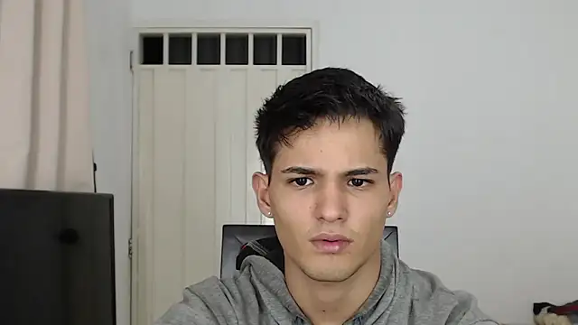 Snapshot of Alex_mojica chatting on November 2025 05:35:02 AM Alex mojica online show from November 2025 05:35:02 AM