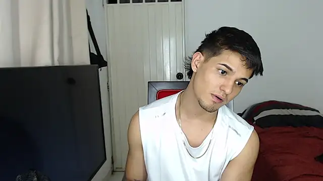 Snapshot of Alex_mojica chatting on November 2025 05:11:01 AM Alex mojica online show from November 2025 05:11:01 AM