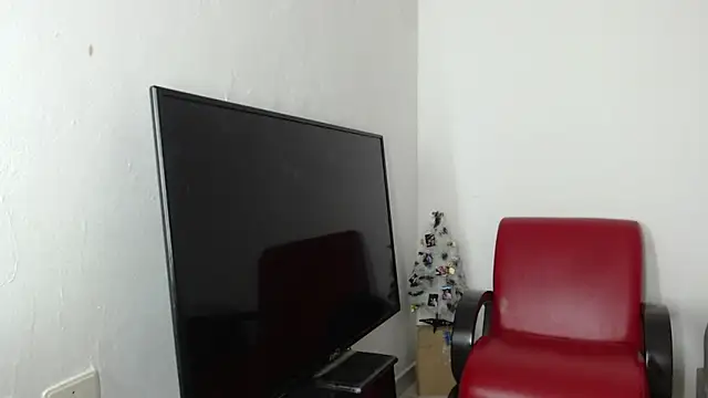 Snapshot of Alex_mojica chatting on November 2025 07:31:01 AM Alex mojica online show from November 2025 07:31:01 AM